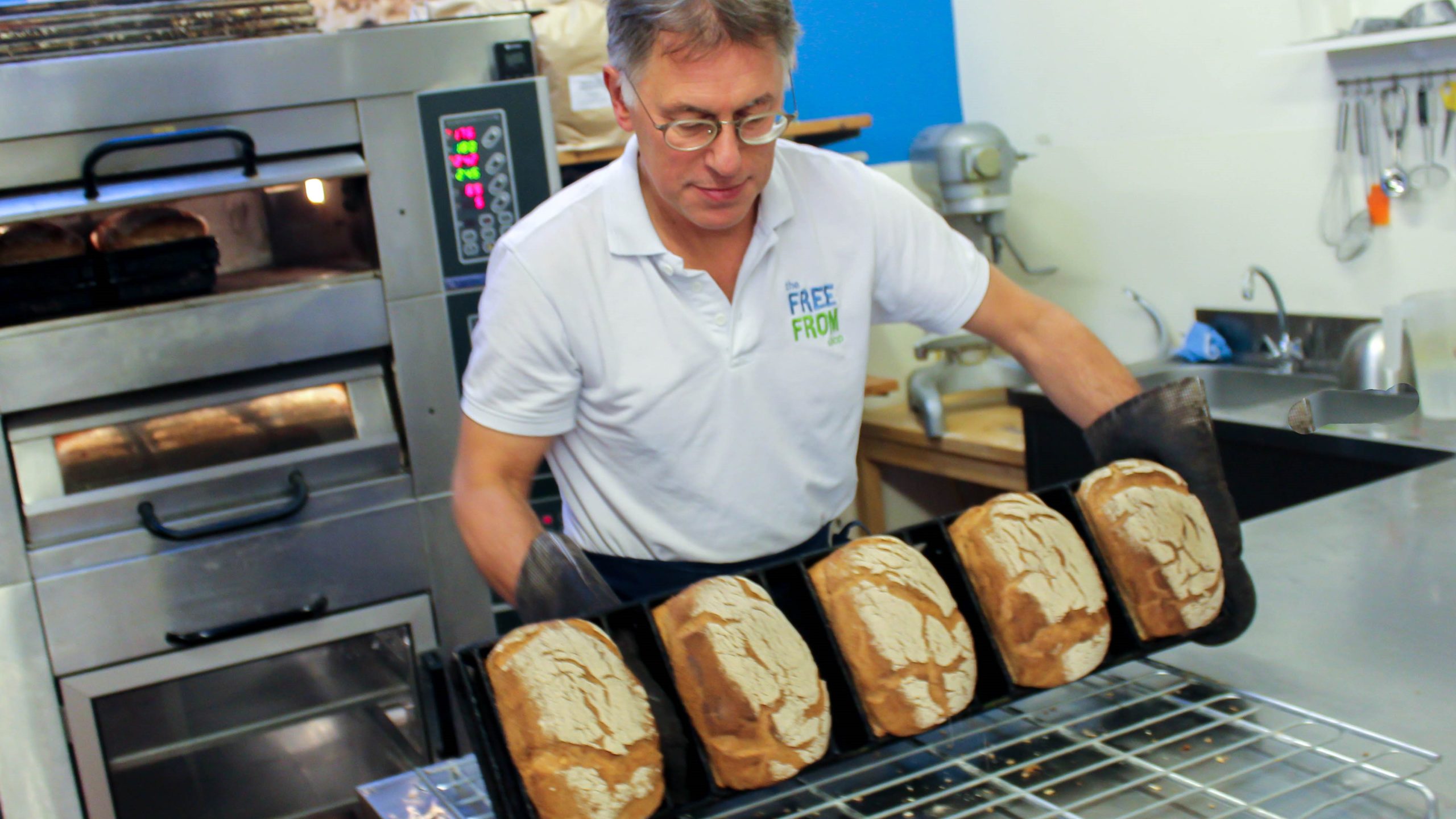 Vers brood met bakker